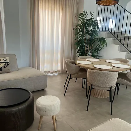 4 Bedroom Duplex Penthouse Califa Lägenhet *