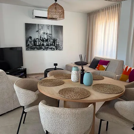 Apartment 4 Bedroom Duplex Penthouse Califa *