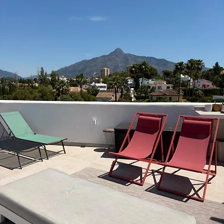 Apartment 4 Bedroom Duplex Penthouse Califa