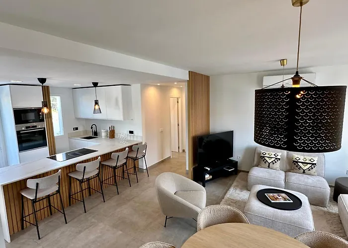 Apartament 4 Bedroom Duplex Penthouse Califa