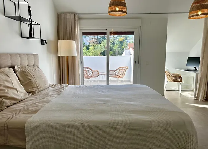 Apartament 4 Bedroom Duplex Penthouse Califa