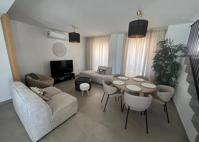 4 Bedroom Duplex Penthouse Califa Apartament *