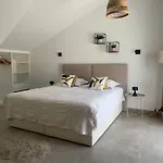 Apartment 4 Bedroom Duplex Penthouse Califa *